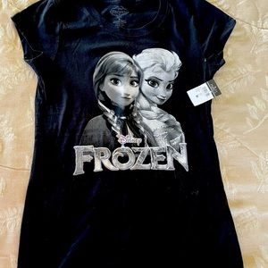 NWT Rue 21 Disney Frozen Anna & Elsa Juniors T-shirt Size M